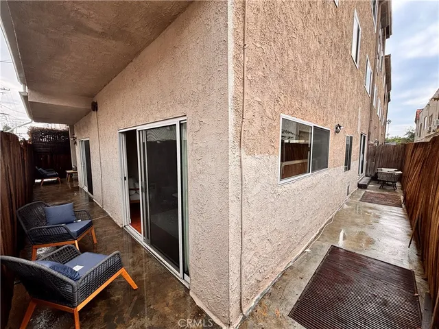 $1,100,000 | 817 10th Street, Unit 104, Santa Monica, CA 90403