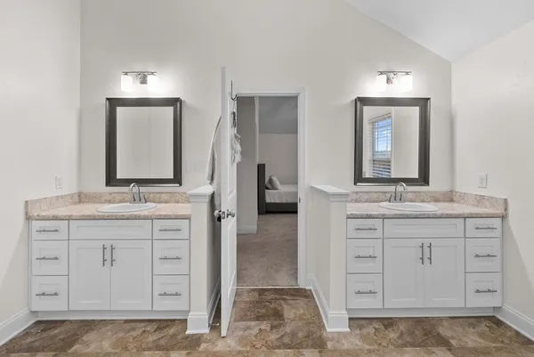 $2,200 | 1004 Black Oak Circle, Clarksville, TN 37042