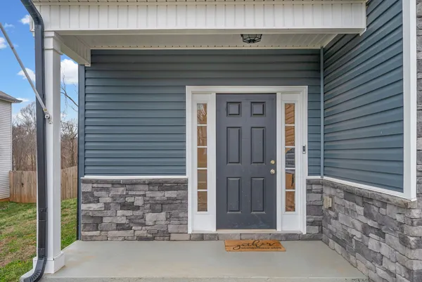 $2,200 | 1004 Black Oak Circle, Clarksville, TN 37042