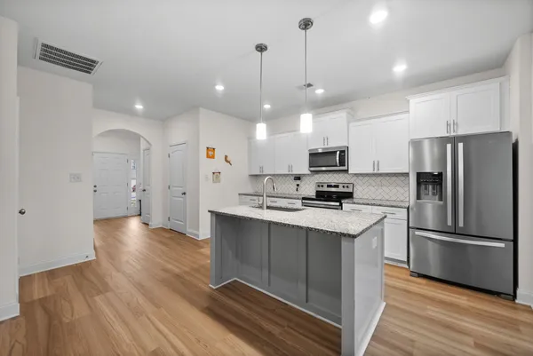 $2,200 | 1004 Black Oak Circle, Clarksville, TN 37042