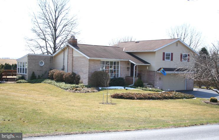 24 Center Square Road Leola, PA 17540 - Photo 1 of 13 Gallery Image 1