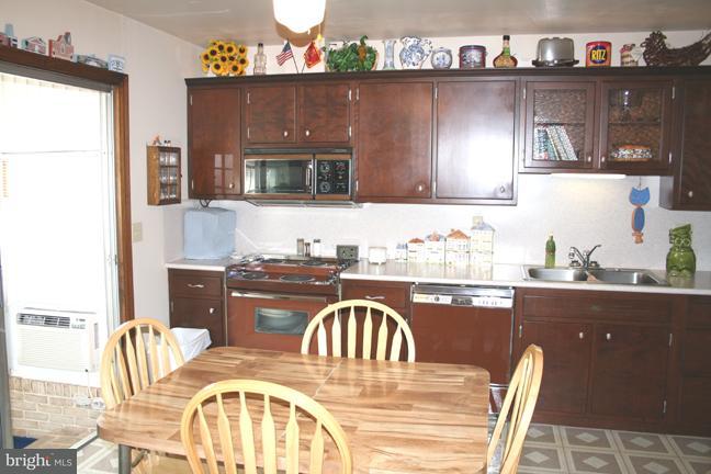 24 Center Square Road Leola, PA 17540 - Photo 4 of 13 Gallery Image 4