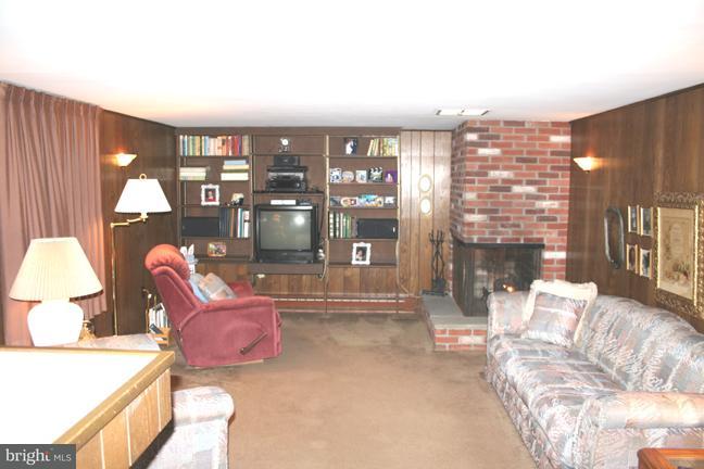24 Center Square Road Leola, PA 17540 - Photo 5 of 13 Gallery Image 5