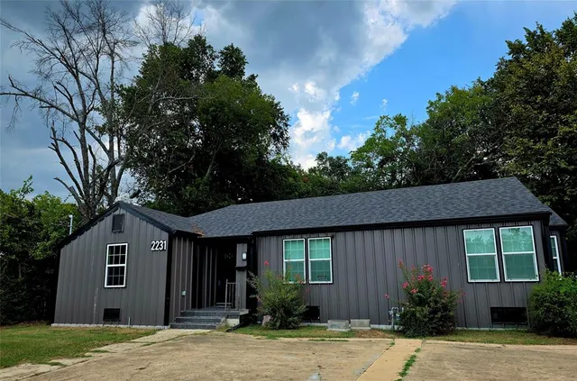 $275,000 | 2231 Clarksville Street, Paris, TX 75460