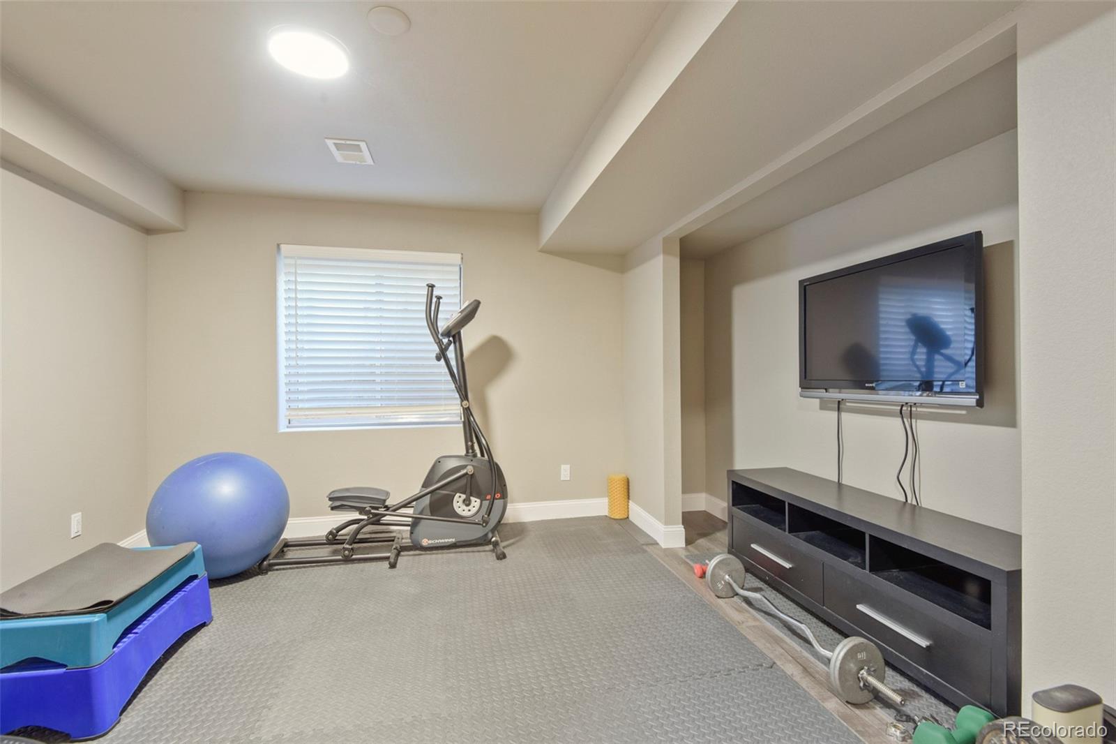9917 Hawthorne Street Highlands Ranch, CO 80126 - Photo 32 of 40