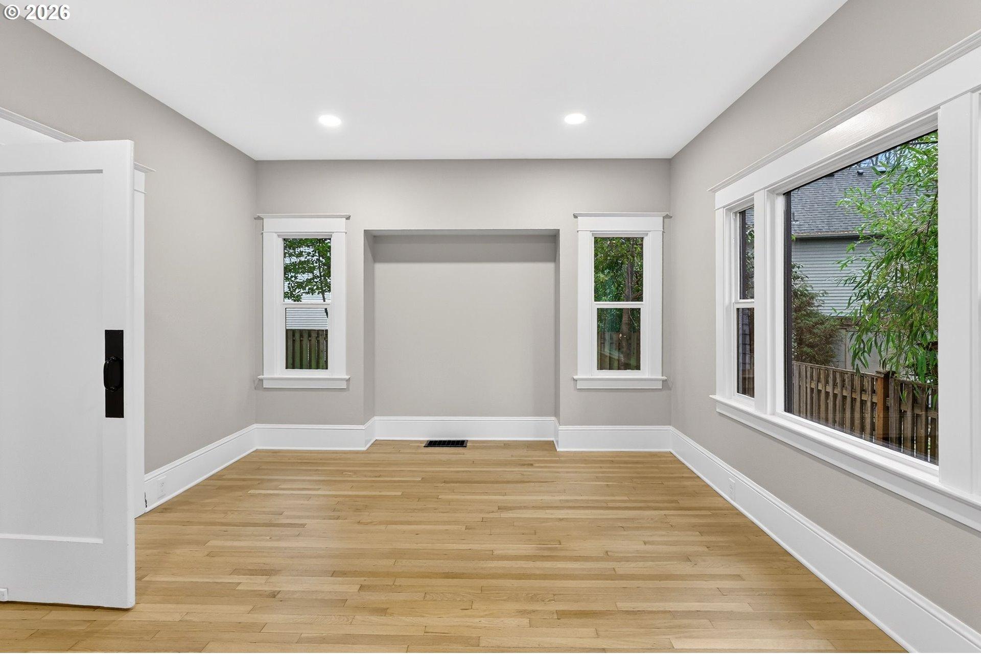 5465 Southwest Scholls Ferry Road Portland, OR 97225 - Photo 10 of 45 Gallery Image 10
