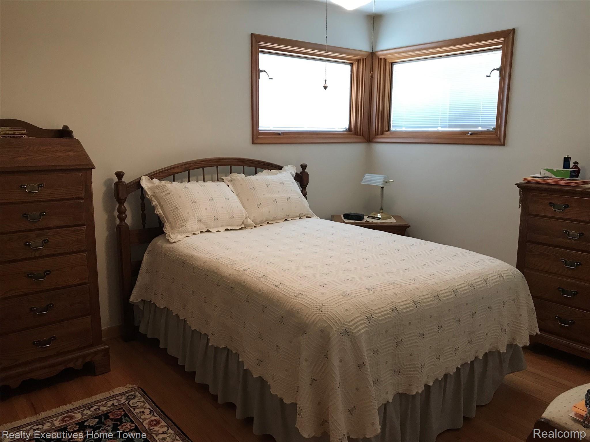 34040 Mulvey Road Fraser, MI 48026 - Photo 12 of 20 IMG_4279.JPG