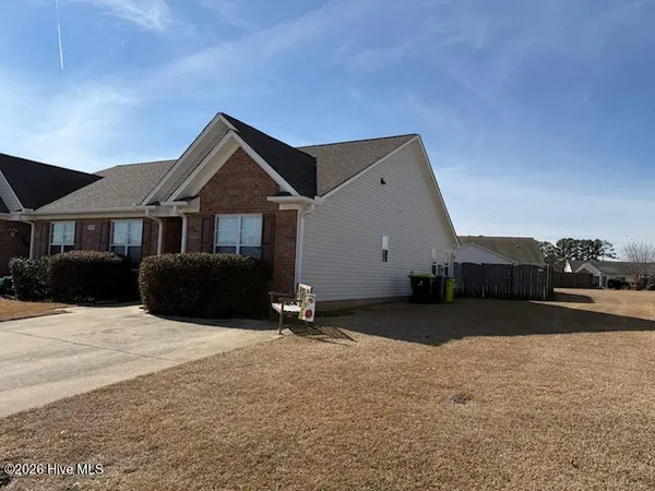 $1,500 | 2912 Jessica Drive, Unit B, Winterville, NC 28590