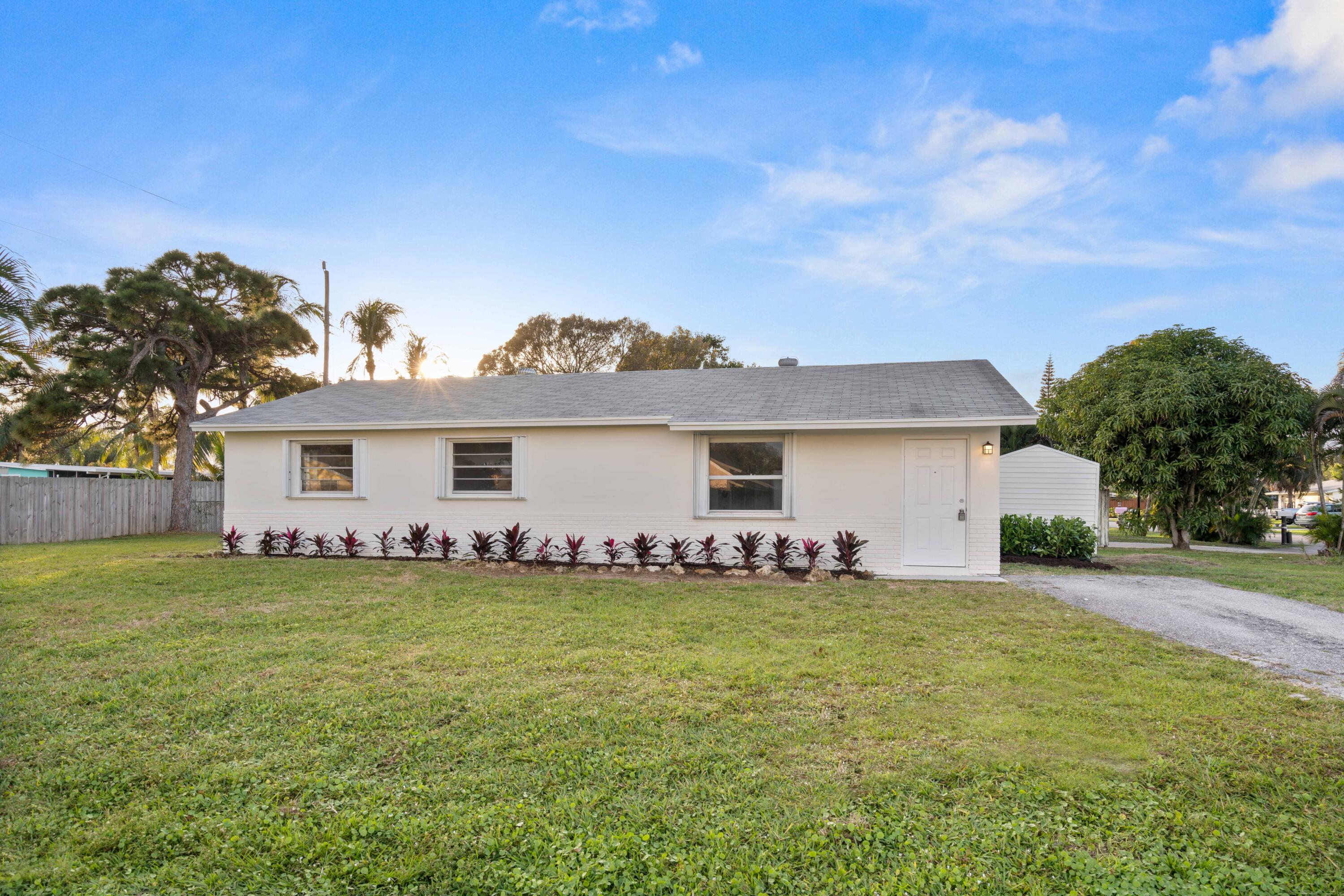 604 Todd Street Jupiter, FL 33458 - Photo 1 of 30 DSC03374