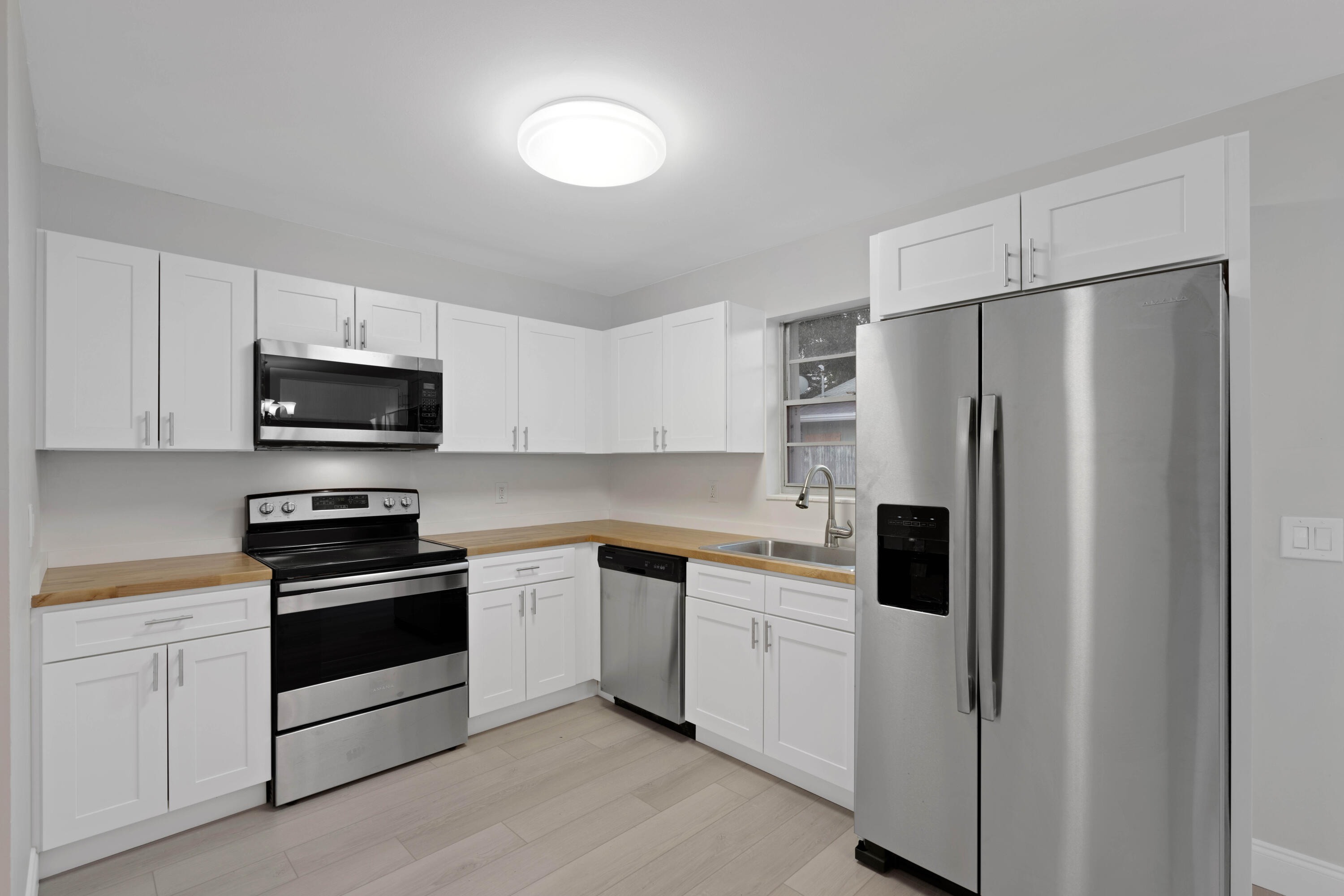 604 Todd Street Jupiter, FL 33458 - Photo 7 of 30 DSC03430