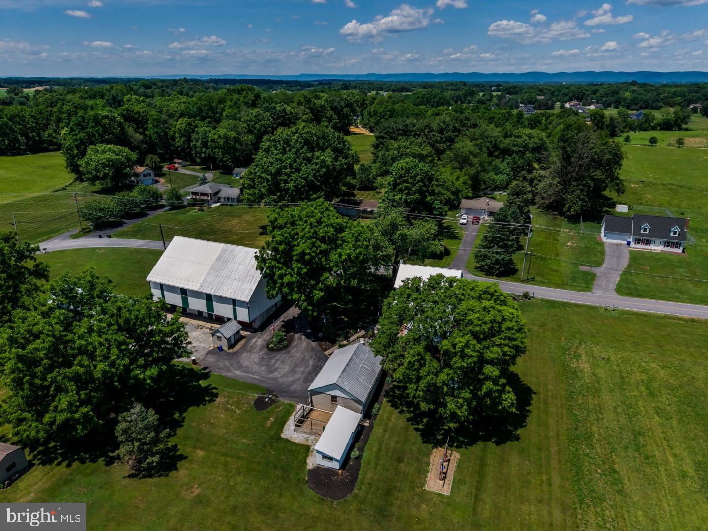 895 Eppley Road Mechanicsburg, PA 17055 - Photo 11 of 54