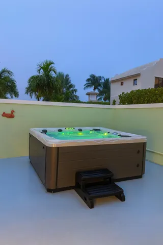 an outdoor sitting area with a table