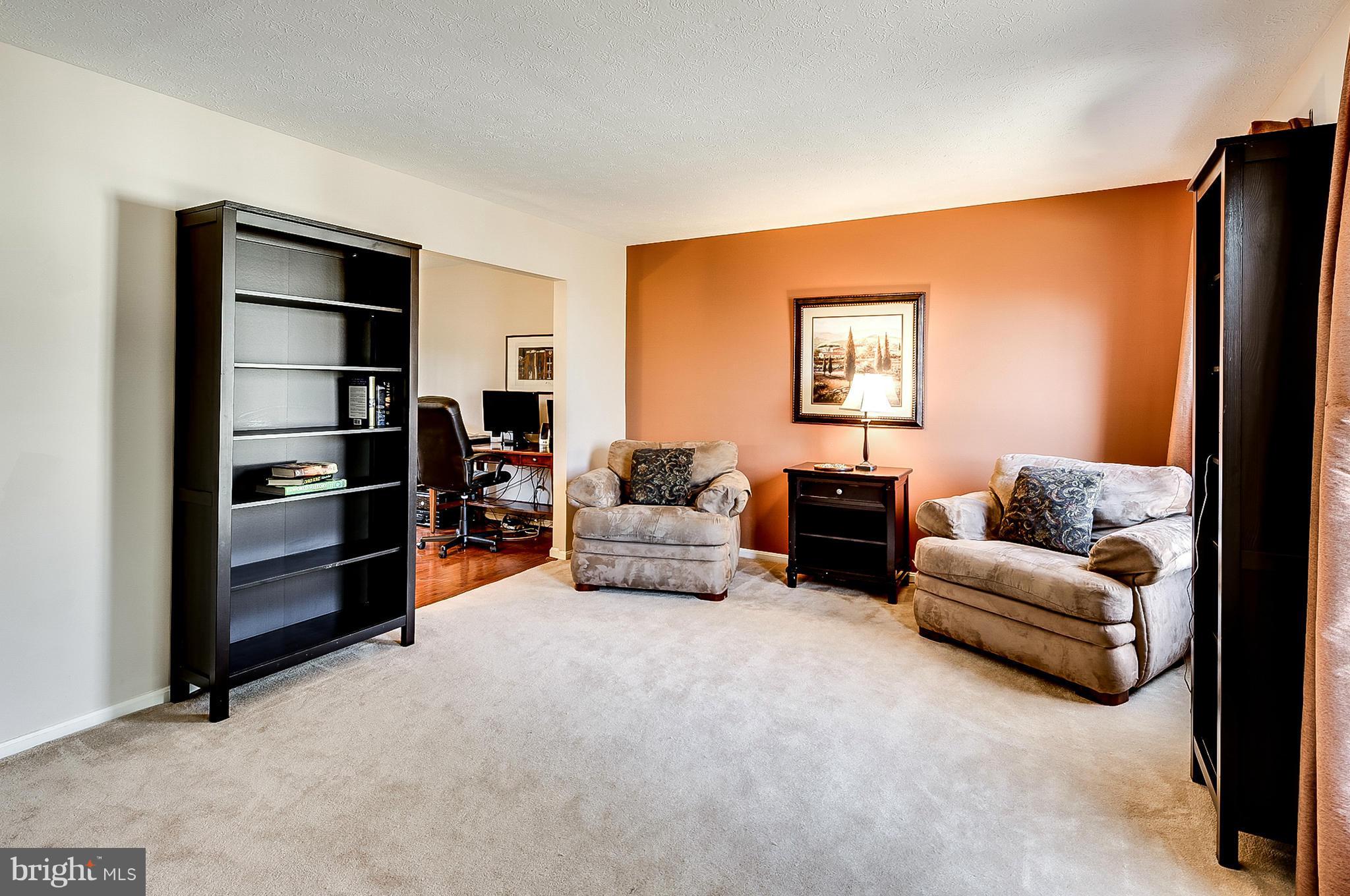 6126 Fairbourne Court Hanover, MD 21076 - Photo 12 of 27 Living Room