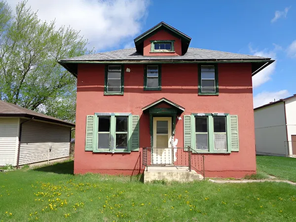 $75,000 | 106 West 2nd Street, Leaf River, IL 61047
