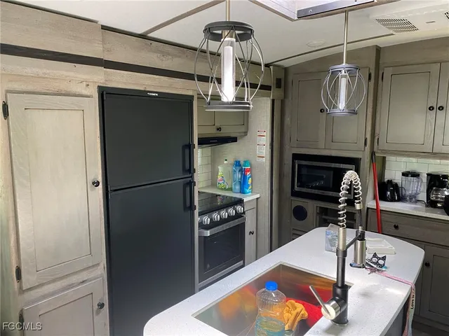 $1,500 | 380 Mahogany Court, LaBelle, FL 33935