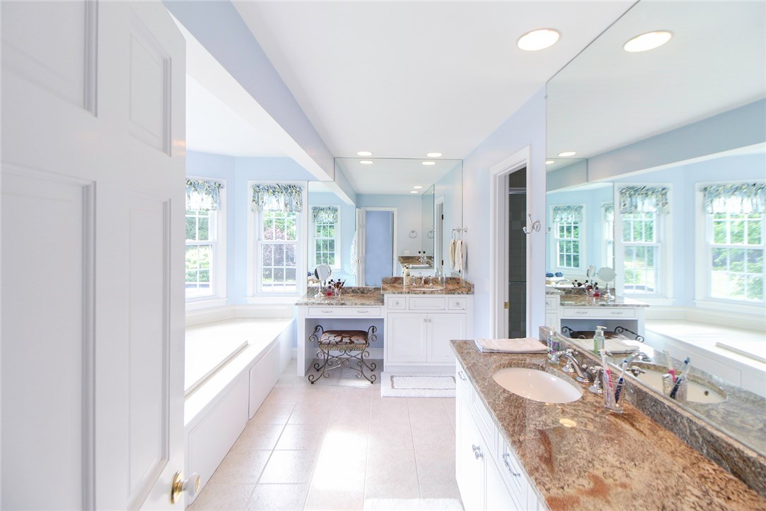 18 Columbine Road Rehoboth, MA 02769 - Photo 26 of 40 Gallery Image 26