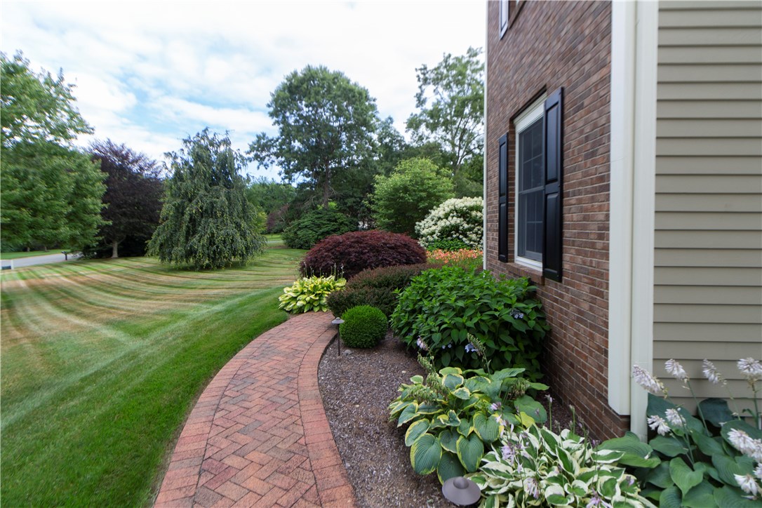18 Columbine Road Rehoboth, MA 02769 - Photo 4 of 40 Gallery Image 4