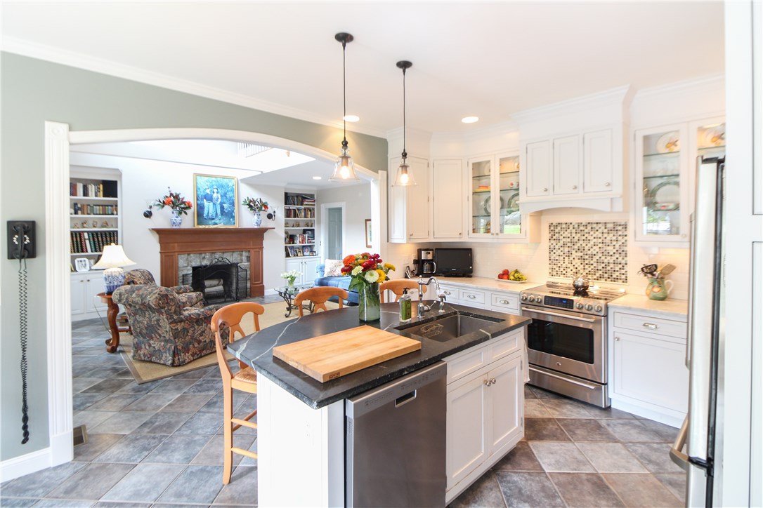 18 Columbine Road Rehoboth, MA 02769 - Photo 10 of 40 Gallery Image 10