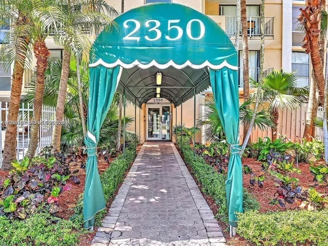 $1,950 | 2350 Northeast 135th Street, Unit 1509, North Miami, FL 33181