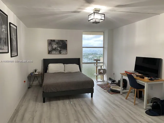 $1,950 | 2350 Northeast 135th Street, Unit 1509, North Miami, FL 33181