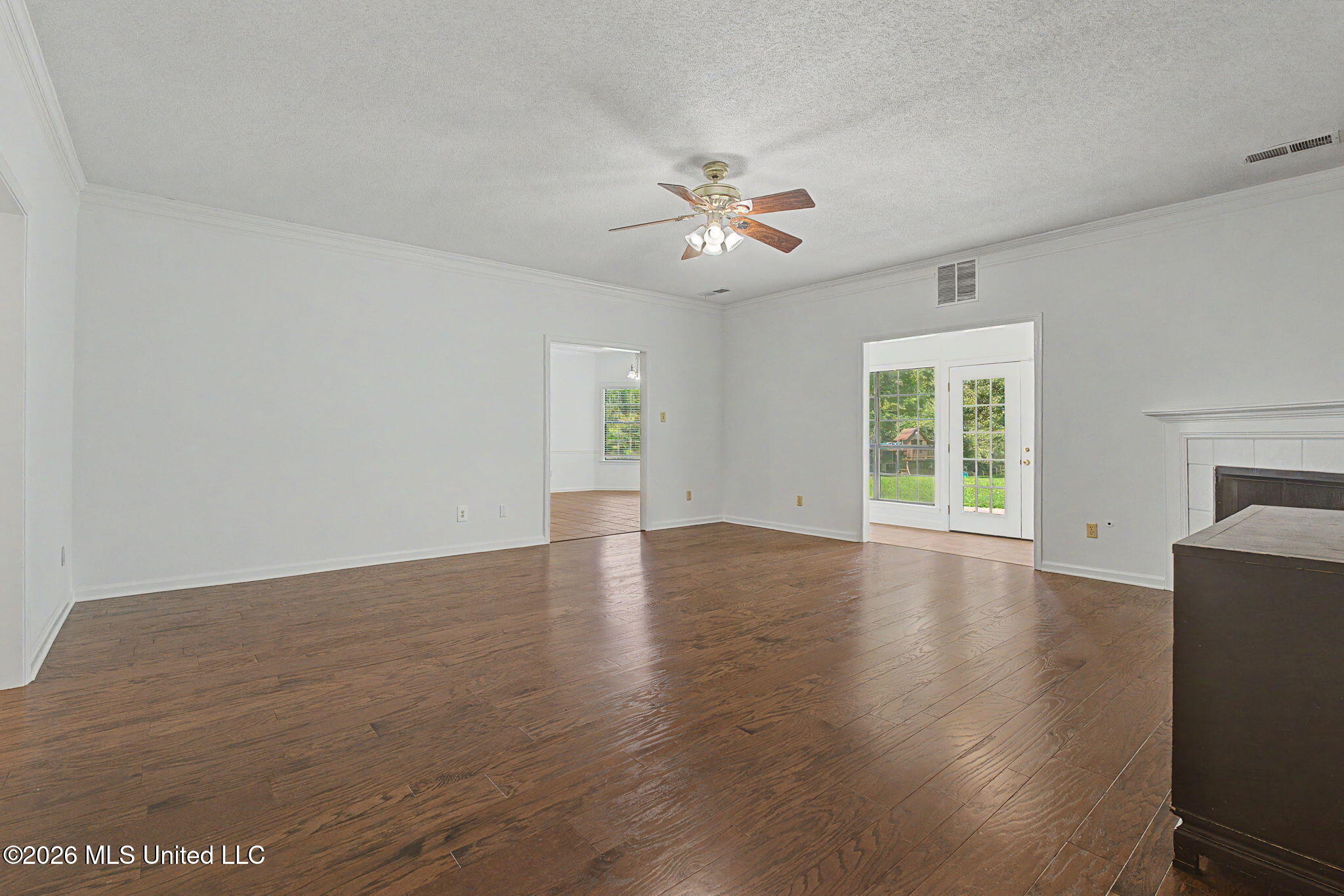 13960 Fairview Road Byhalia, MS 38611 - Photo 11 of 30 Great Room 3