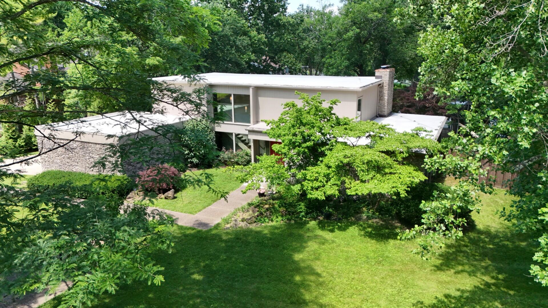 2049 Lakeside Drive Lexington, KY 40502 - Photo 1 of 63 4