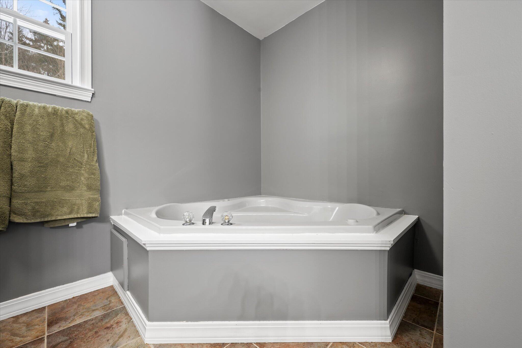 106 Woodfield Way Ellsworth, ME 04605 - Photo 28 of 57 28-Primary Bathroom