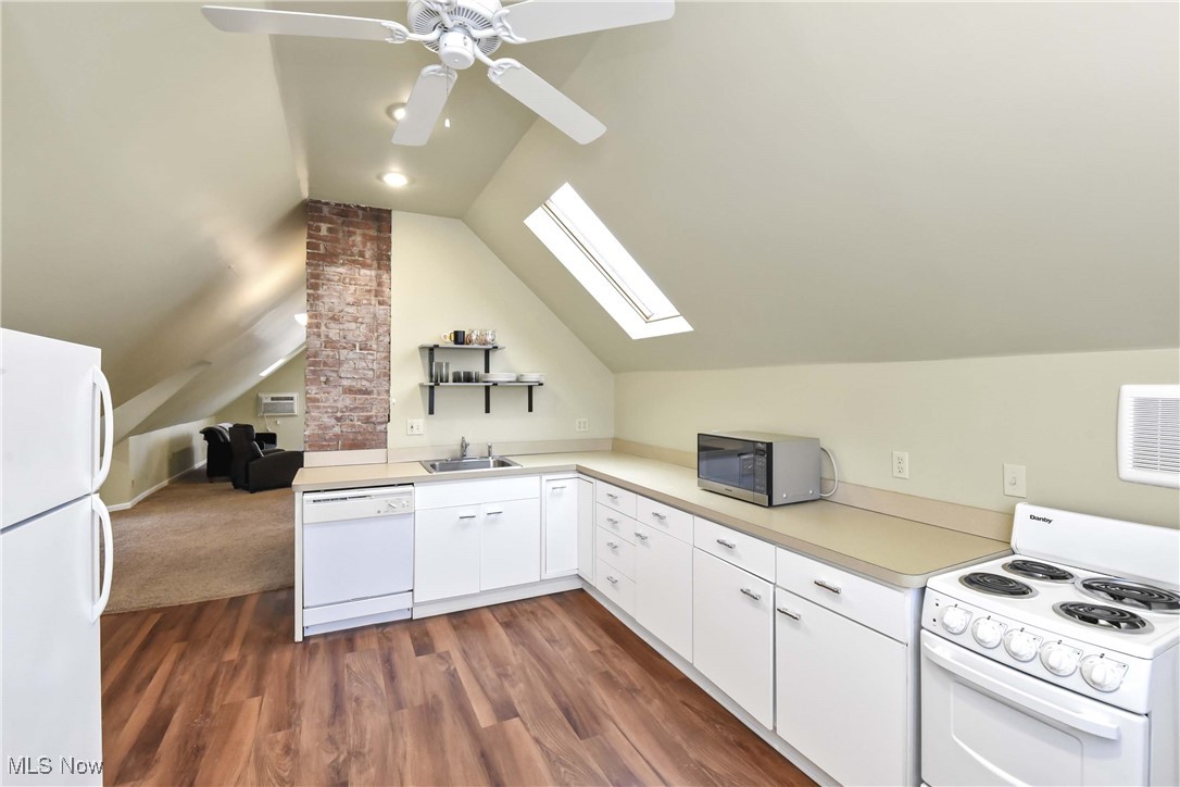 2477 Lee Road Cleveland, OH 44118 - Photo 6 of 37 Gallery Image 6