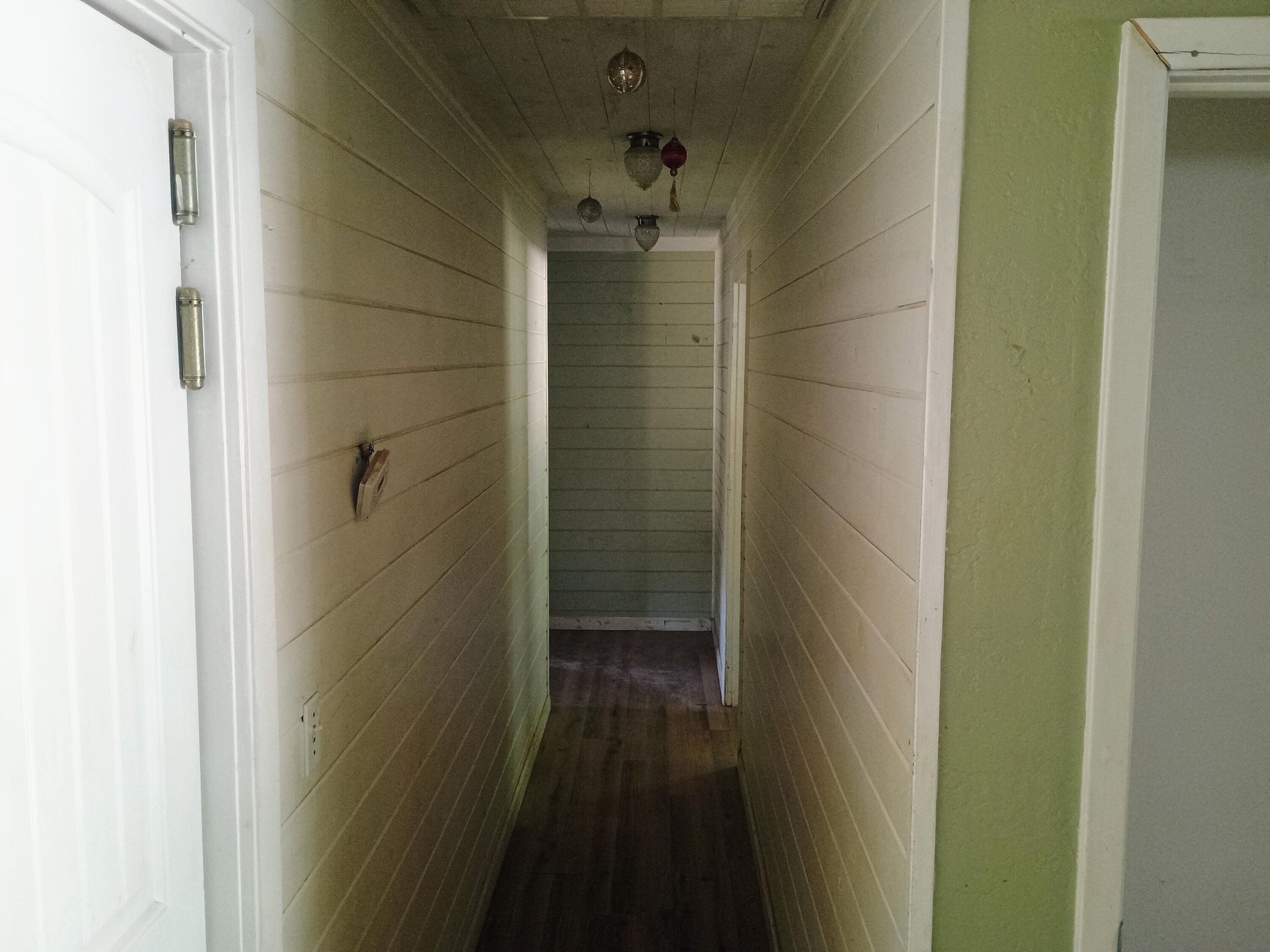14425 Holiday Road Redding, CA 96003 - Photo 17 of 28 holhall