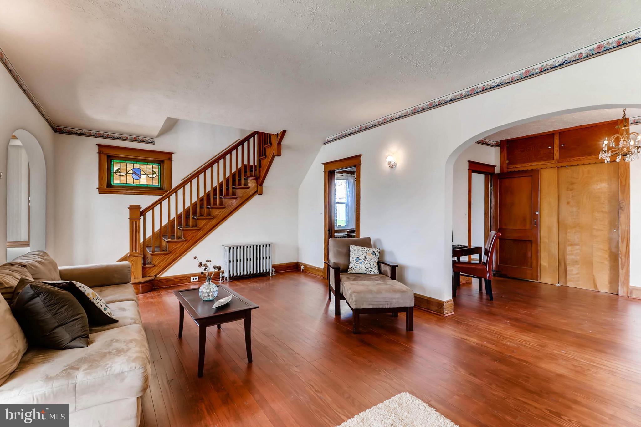 7712 Philadelphia Road Baltimore, MD 21237 - Photo 5 of 30 Living Room