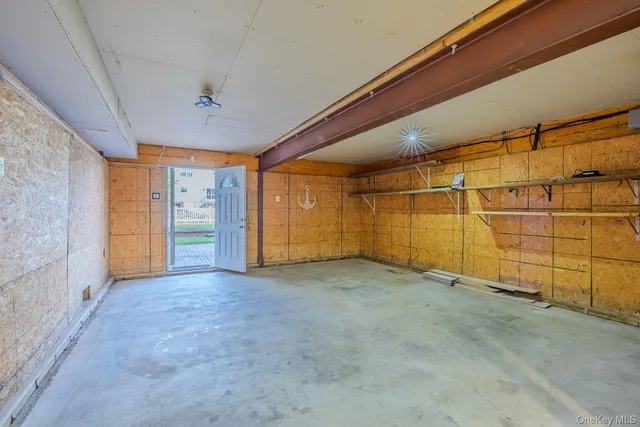 a picture of a black and white photo