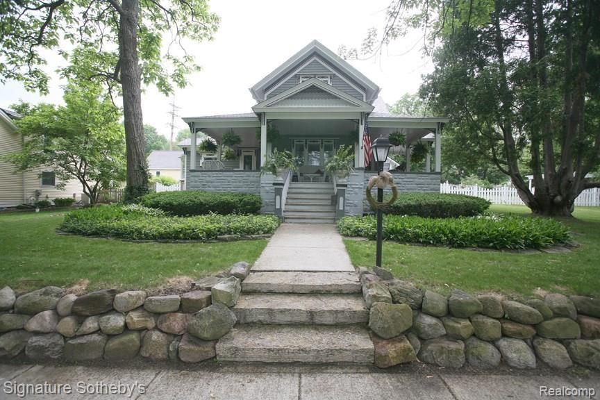 61 South Holcomb Road Clarkston, MI 48346 - Photo 52 of 52 Front Exterior.jpg