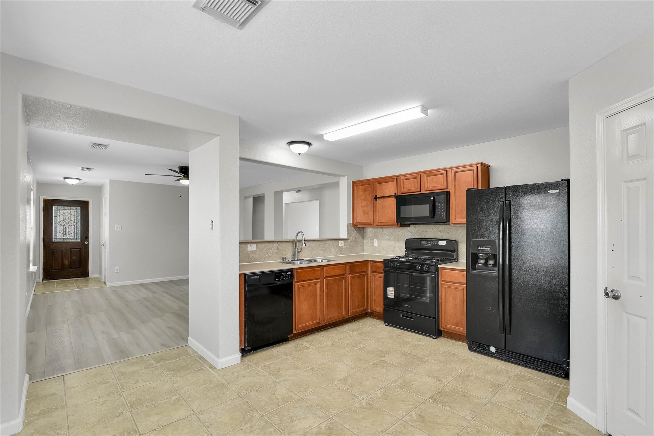 6507 Bluestone Springs Lane Spring, TX 77379 - Photo 5 of 17