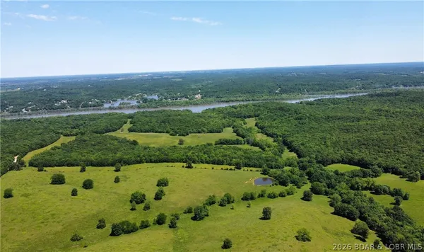 $349,900 | 30496 Stonehaven Drive, Warsaw, MO 65355