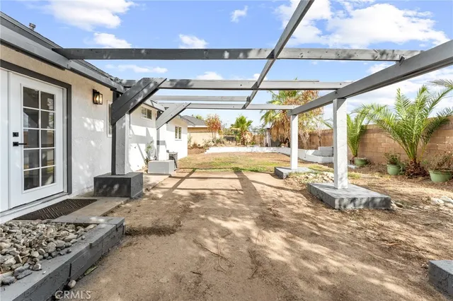 $569,900 | 211 North Fillmore Avenue, Rialto, CA 92376