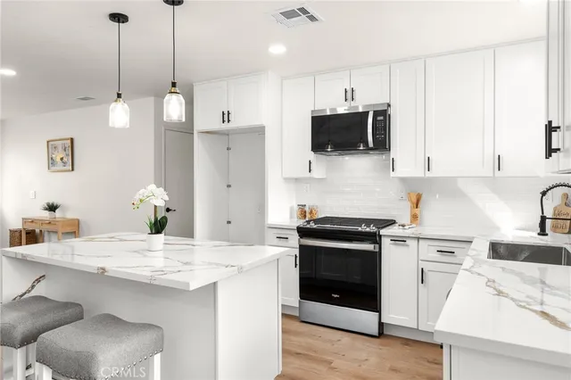 $569,900 | 211 North Fillmore Avenue, Rialto, CA 92376