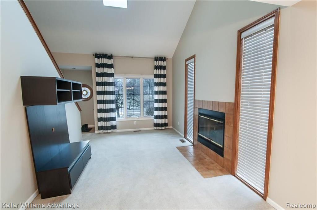 649 South Crooks Road Clawson, MI 48017 - Photo 2 of 27
