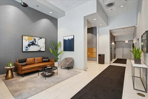 $2,350 | 400 West Ontario Street, Unit 608, Chicago, IL 60654