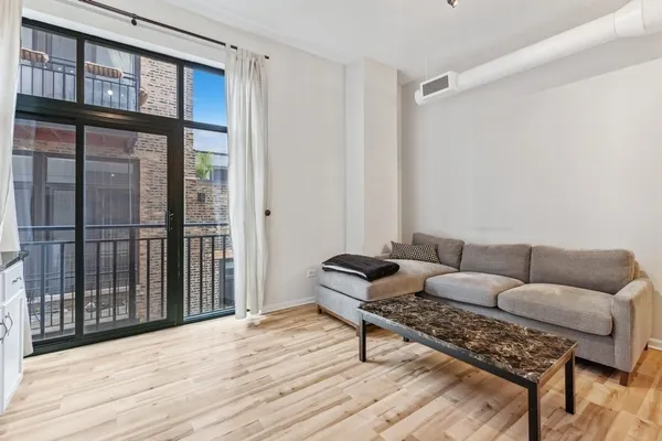 $2,350 | 400 West Ontario Street, Unit 608, Chicago, IL 60654