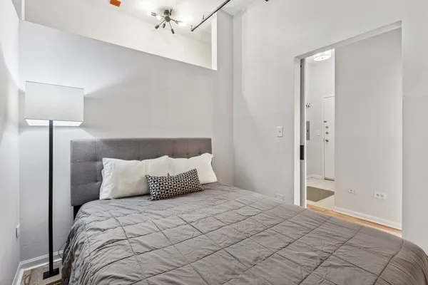 $2,350 | 400 West Ontario Street, Unit 608, Chicago, IL 60654