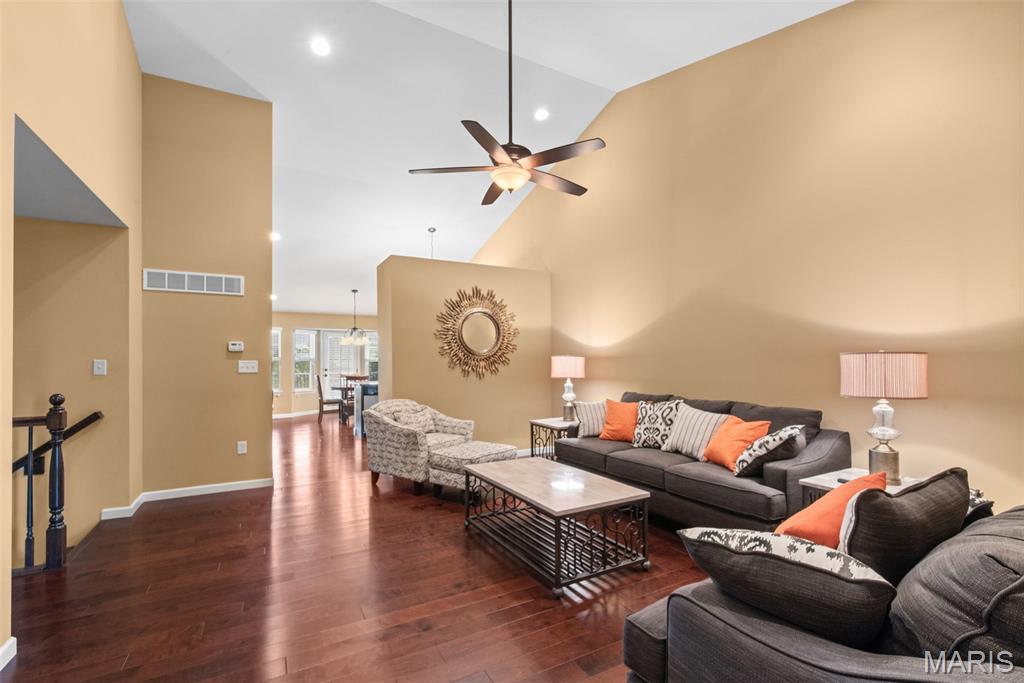 3072 Arbor Station Court Ballwin, MO 63021 - Photo 3 of 25