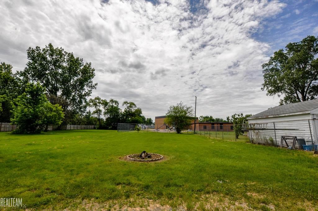 16258 Frazho Road Roseville, MI 48066 - Photo 26 of 28