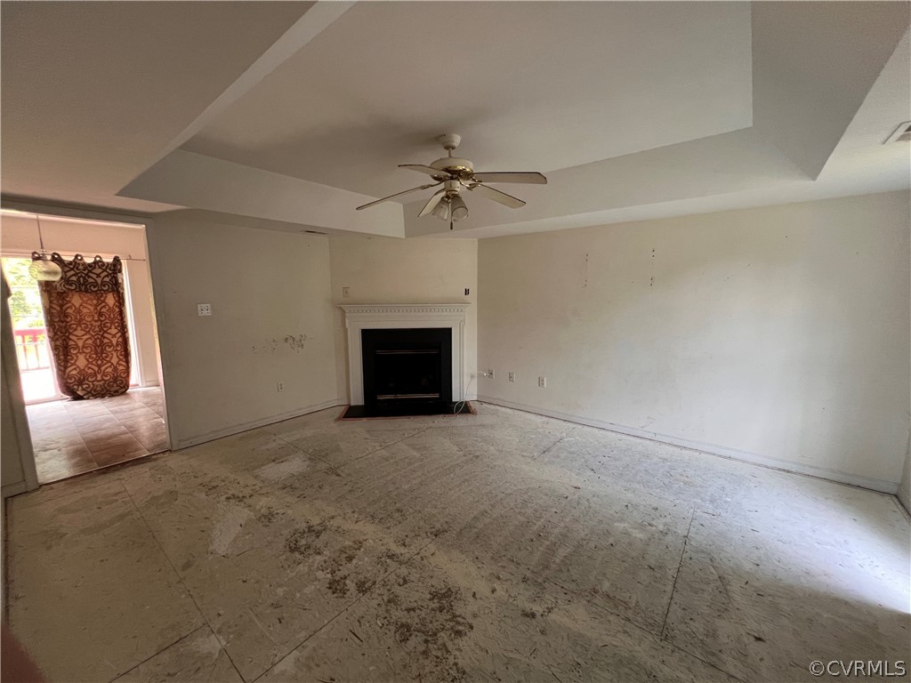 3360 Denise Road Petersburg, VA 23805 - Photo 5 of 22 an empty room with fan and windows
