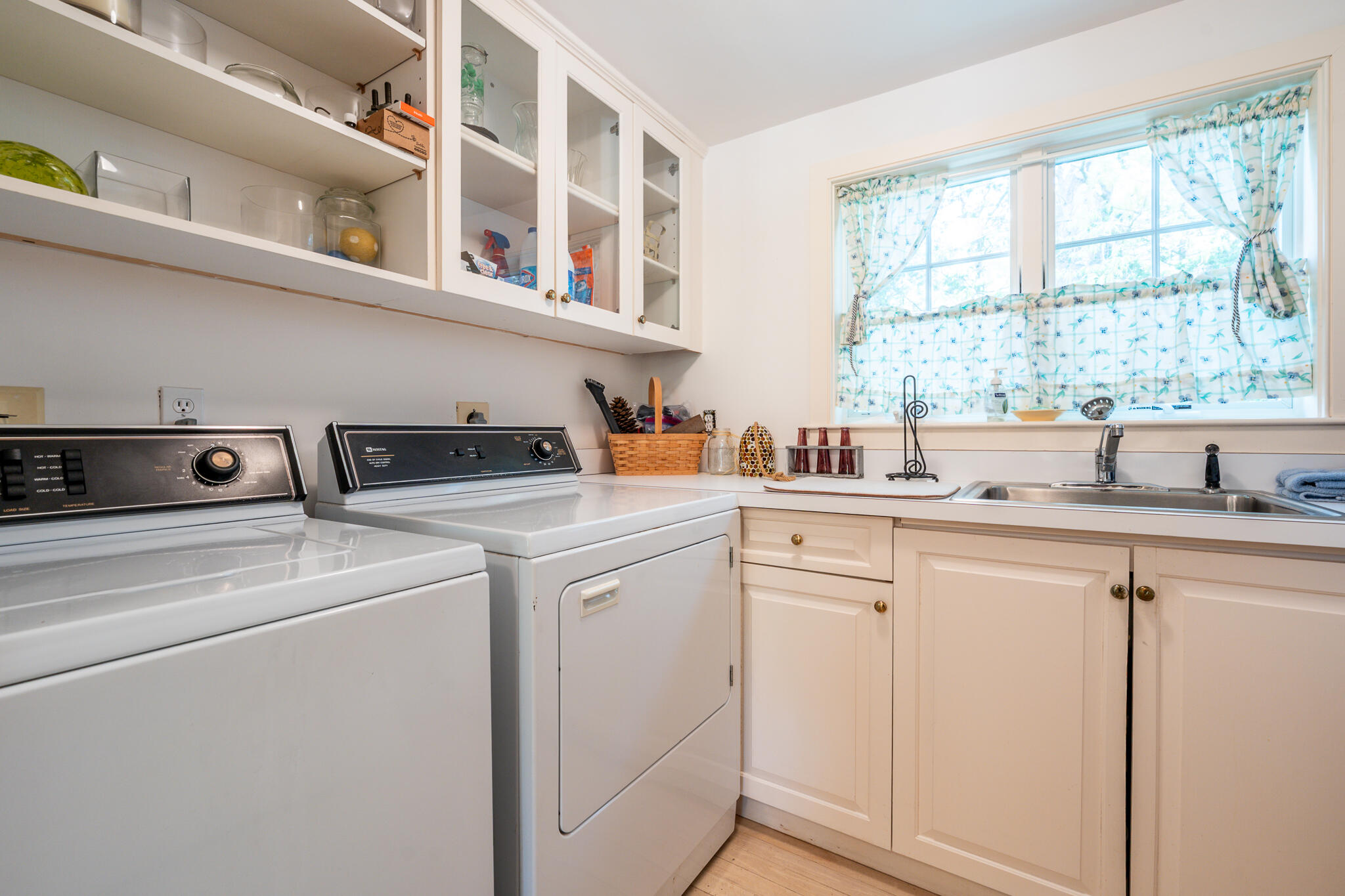 46 Great Bay Road Osterville, MA 02655 - Photo 37 of 54 a utility room with dryer and washer
