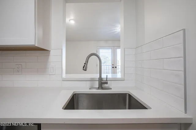 a close view of sink and tap