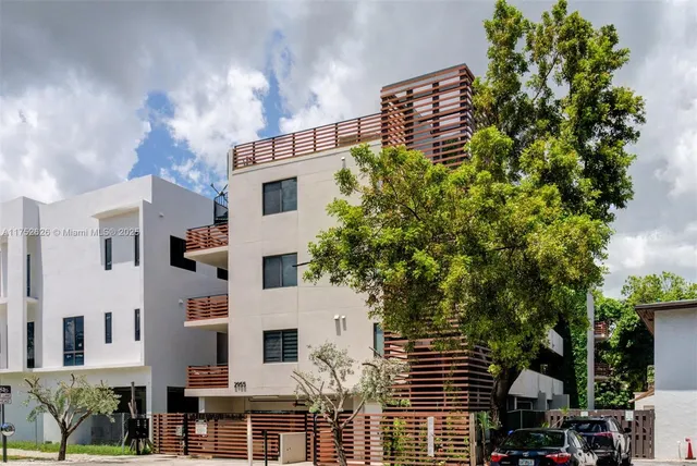$4,900,000 | 2955 Bird Avenue, Miami, FL 33133