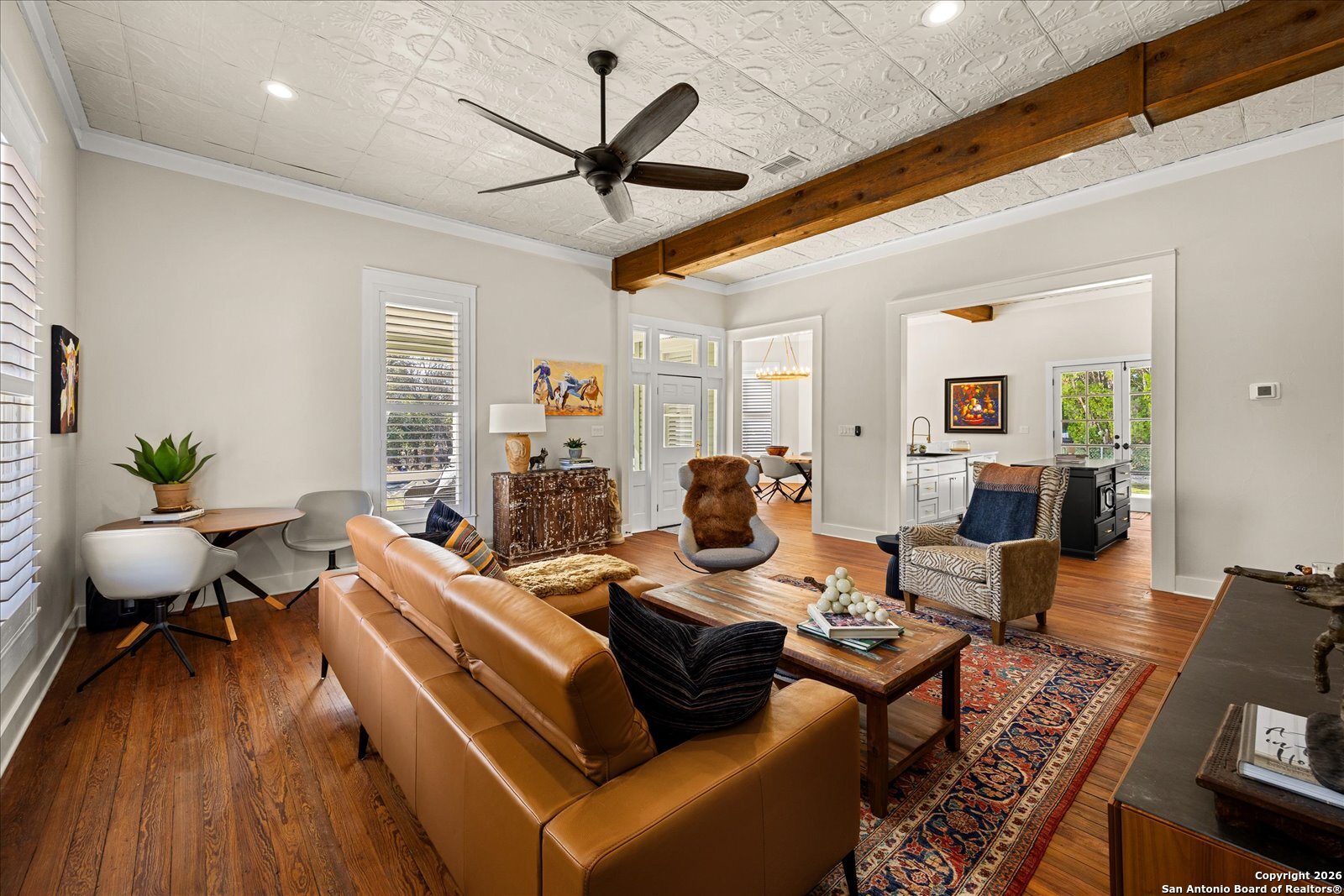 1006 High Street Comfort, TX 78013 - Photo 12 of 50 a living room with furniture