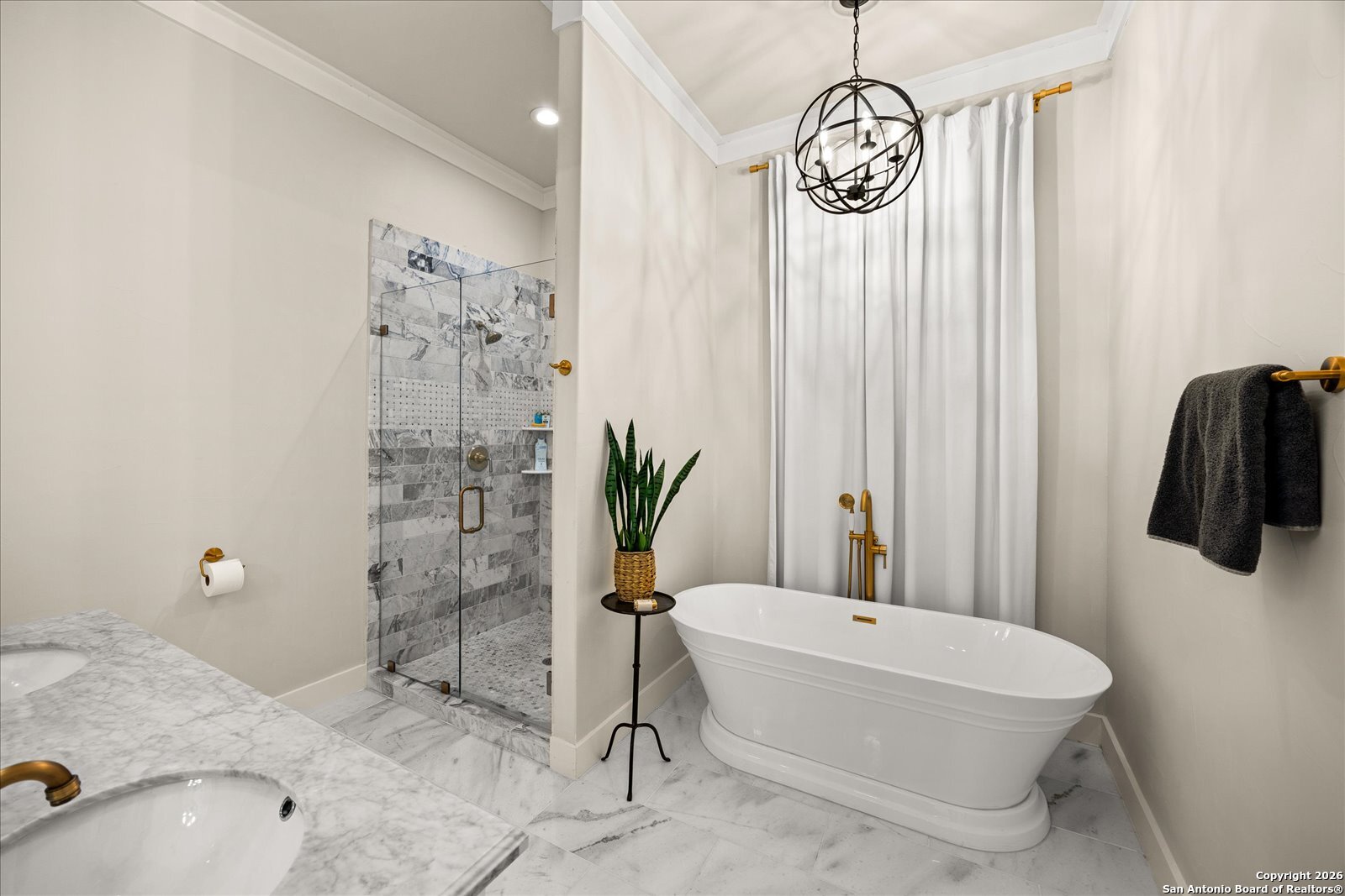 1006 High Street Comfort, TX 78013 - Photo 23 of 50 a bathroom with a sink a toilet and shower curtain