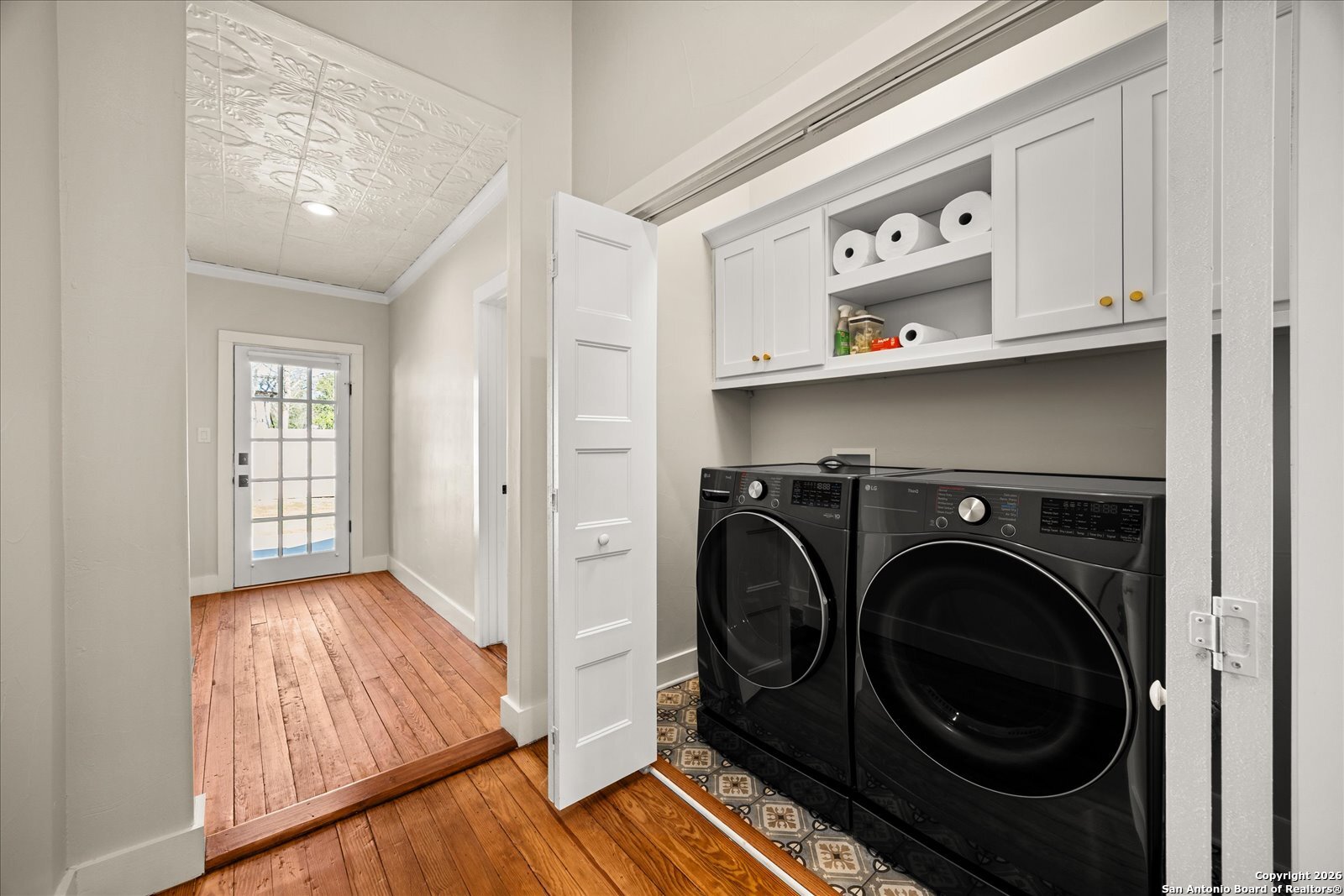 1006 High Street Comfort, TX 78013 - Photo 37 of 50 a view of utility room with washer and dryer
