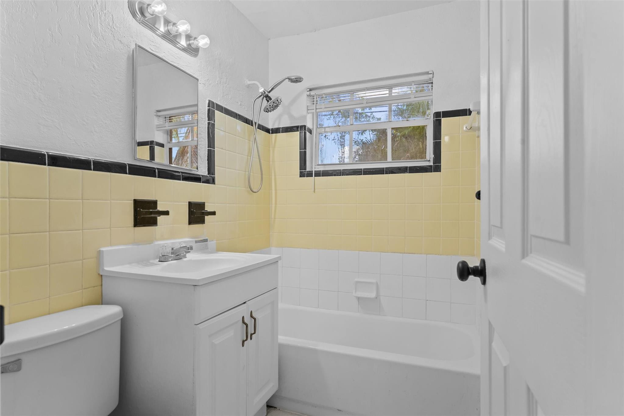 112 West 35th Street Riviera Beach, FL 33404 - Photo 15 of 24 Photo 15